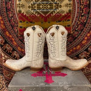 Tanner Mark Ivory Western Ankle Boots